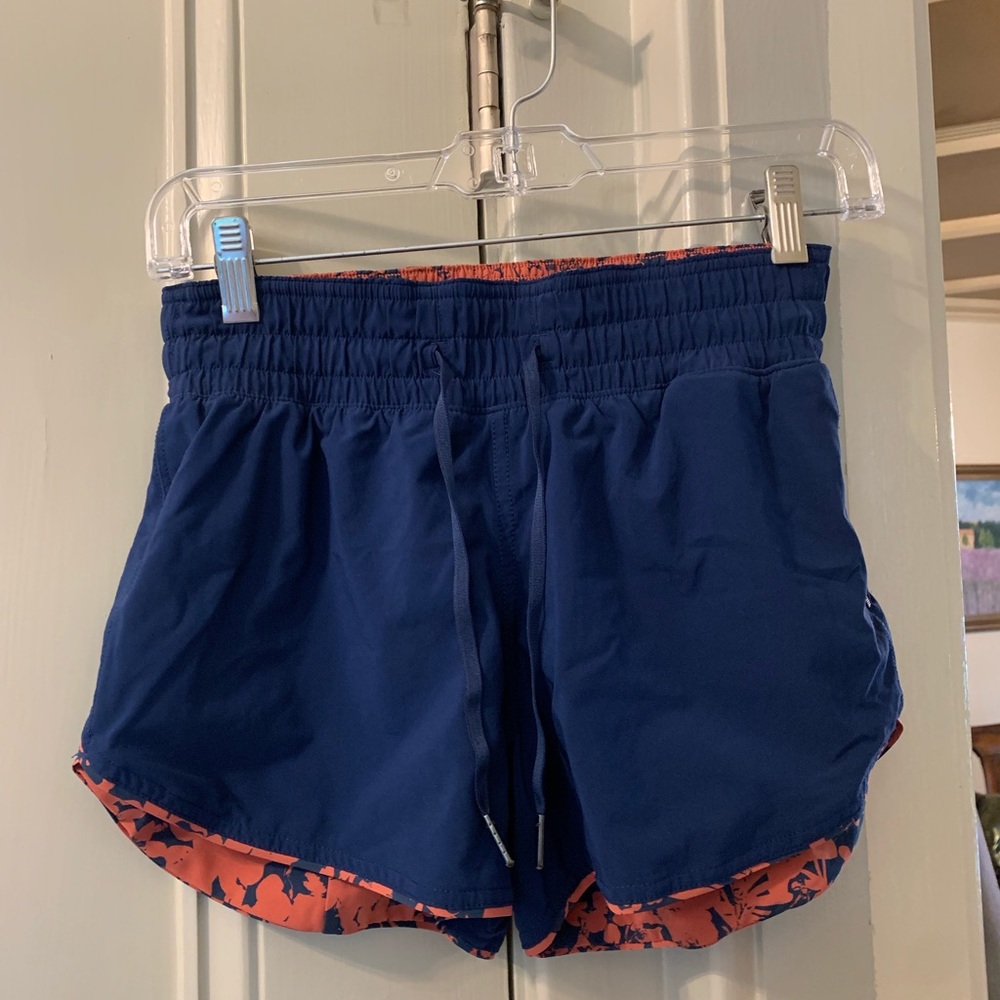 Ladies LuLulemon Reversible Shorts